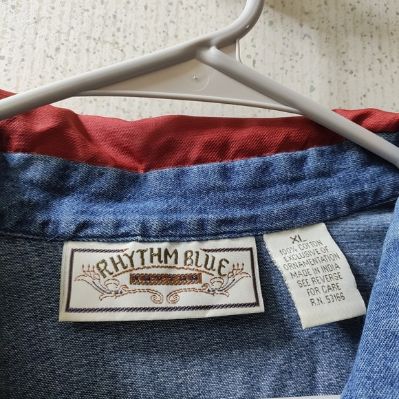Rhythm Blue Christmas Denim Button-Up Shirt Women's XL Embroidered Clean - Picture 2 of 12